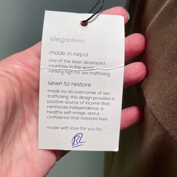 Elegantees Madeline tunic in Beech Olive, XS - Picture 7 of 9